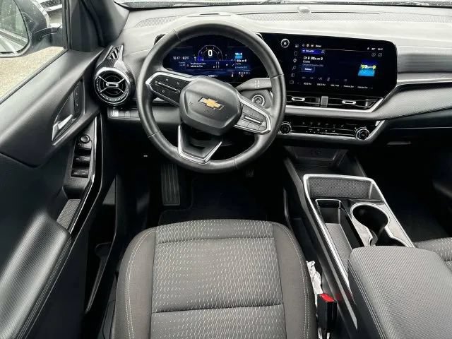 Used 2025 Chevrolet Equinox LT FWD image 14