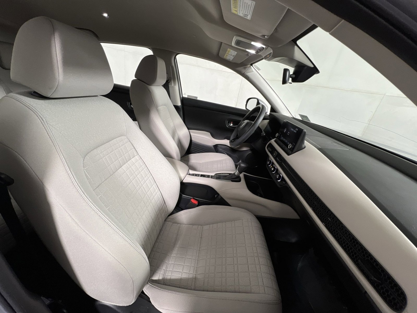 Used 2023 Honda HR-V LX image 24