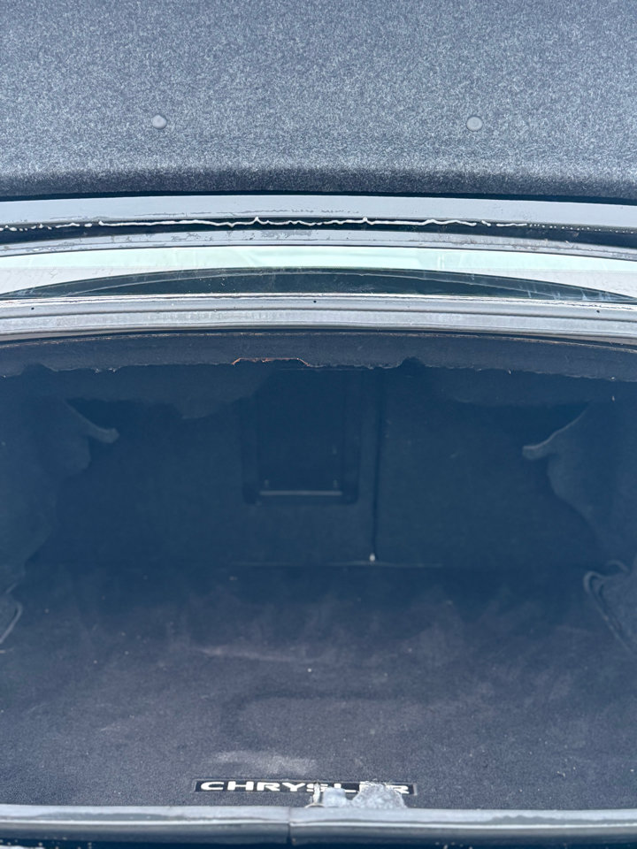 Used 2011 Chrysler 200 Limited image 7