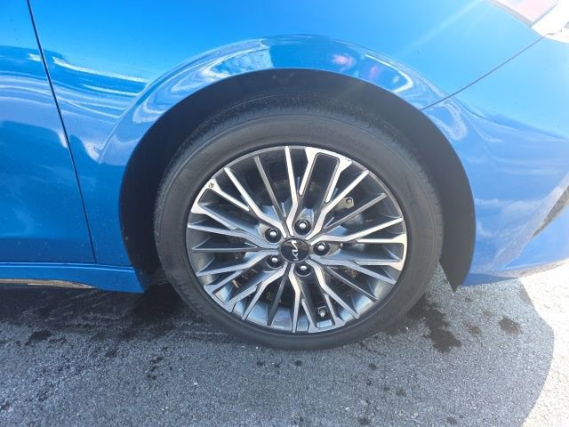 Used 2023 Kia Forte GT-Line w/ GT-Line Premium Package image 5