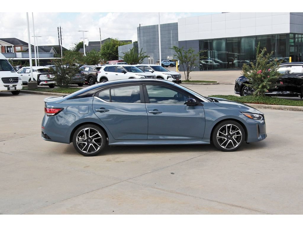Used 2024 Nissan Sentra SR w/ SR Premium Package FWD image 8