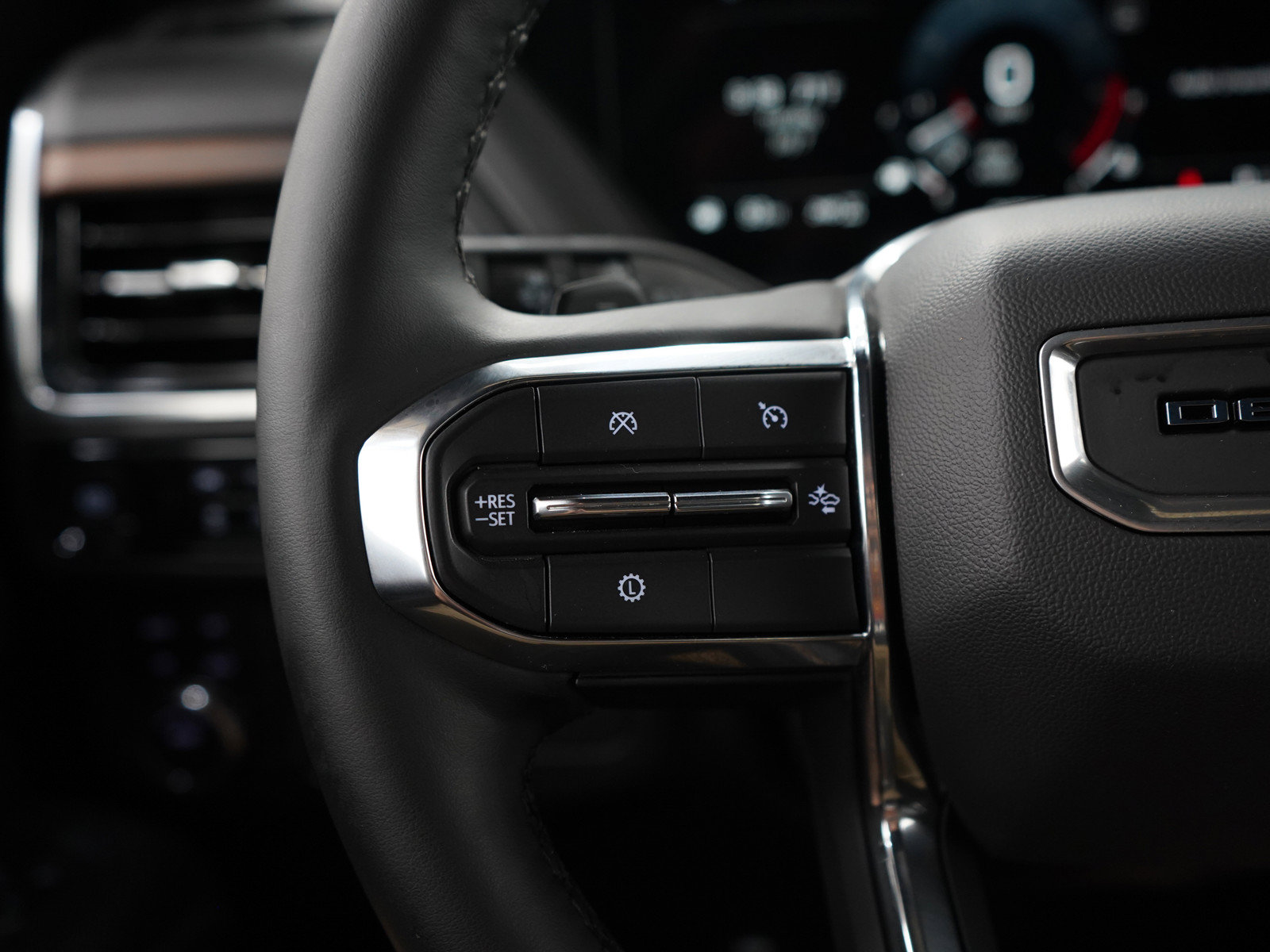Used 2025 GMC Yukon Denali AWD/4WD image 25