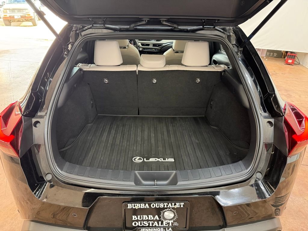 Used 2022 Lexus UX 200 image 18