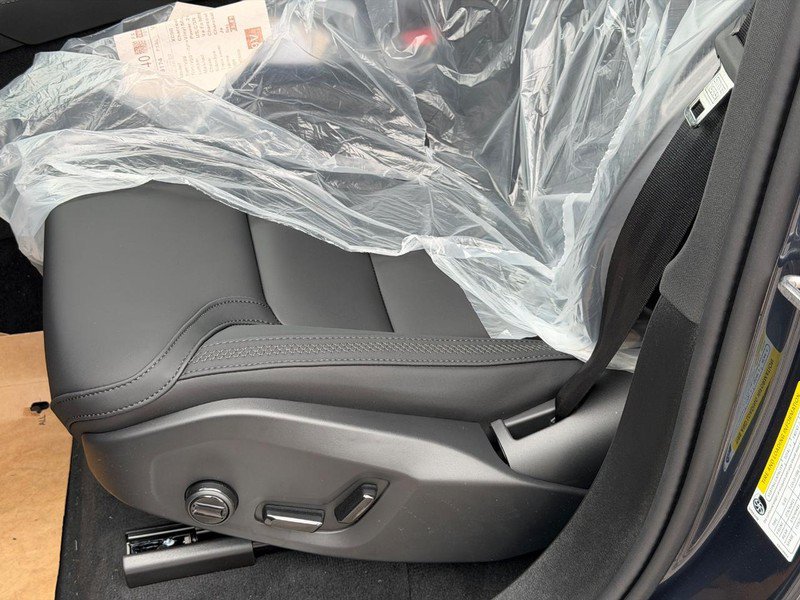 New 2026 Volvo XC90 B6 Plus w/ Protection Package AWD/4WD image 14