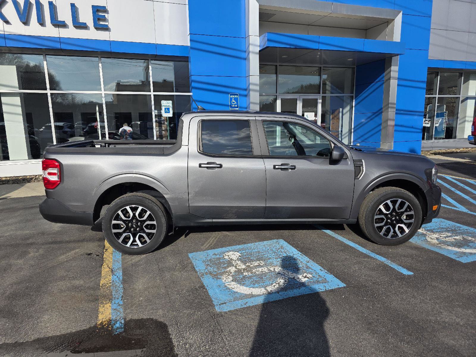 Used 2022 Ford Maverick Lariat w/ Equipment Group 500A Standard image 9