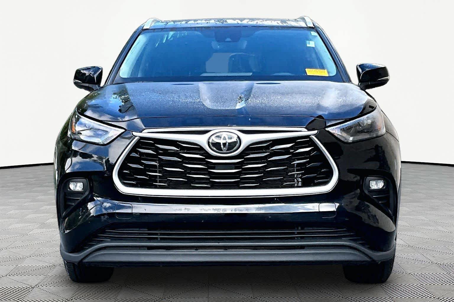 Used 2023 Toyota Highlander XLE FWD image 4