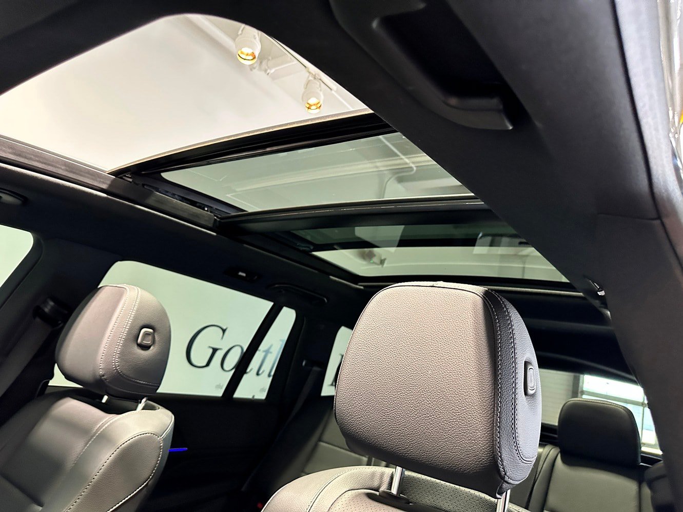 Certified 2025 Mercedes-Benz GLS 450 4MATIC image 31