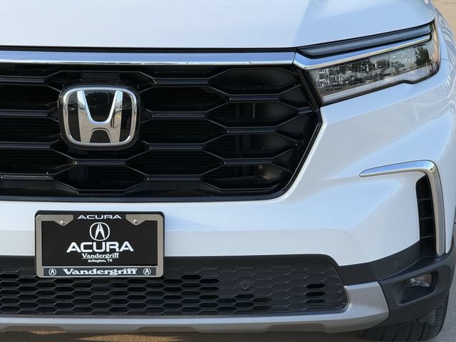 Used 2025 Honda Pilot Touring image 10