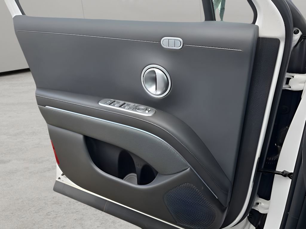 Used 2026 Hyundai Palisade Calligraphy image 17