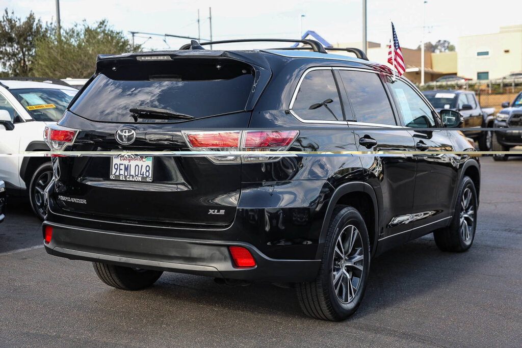 Used 2016 Toyota Highlander XLE FWD image 24