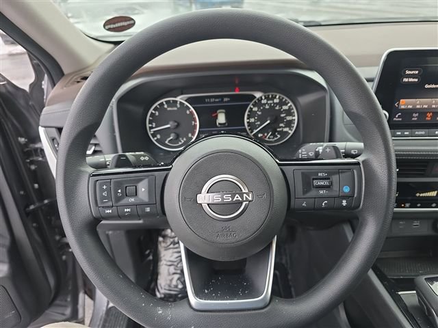 Used 2023 Nissan Rogue SV image 14