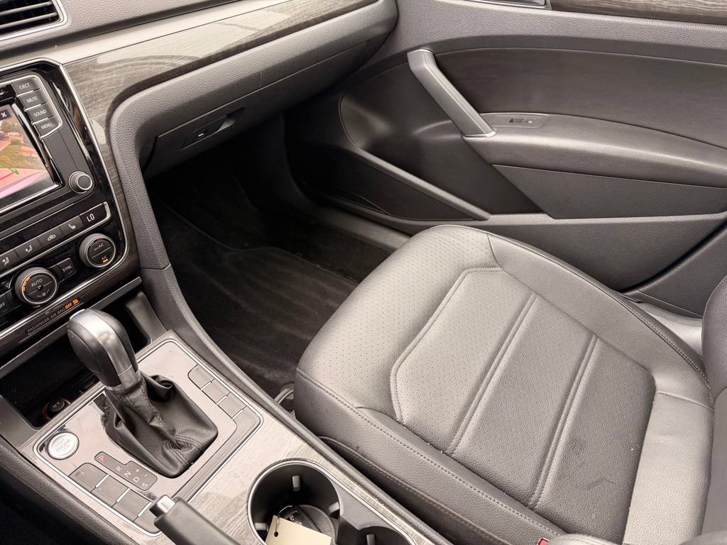 Used 2017 Volkswagen Passat 1.8T SE w/ SE Lighting Package FWD image 21