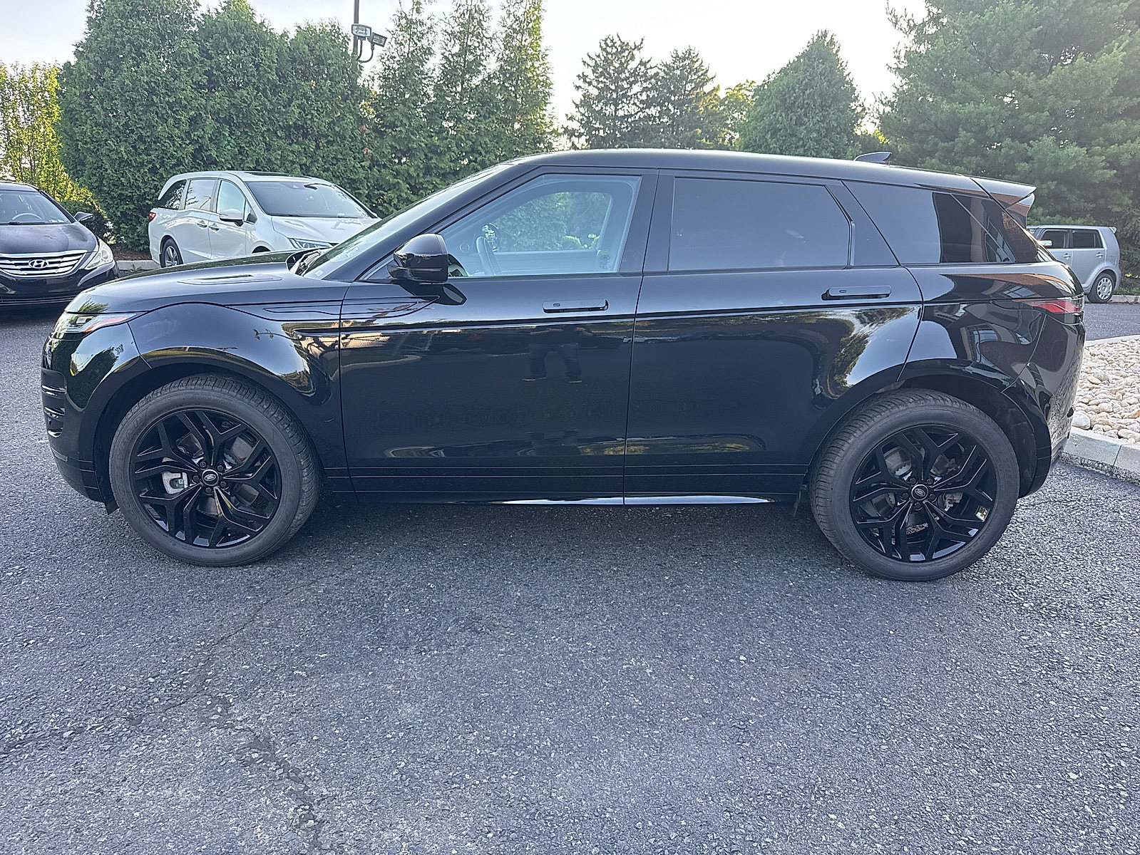Used 2023 Land Rover Range Rover Evoque R-Dynamic SE AWD/4WD image 7