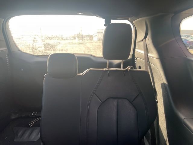 Used 2020 Chrysler Pacifica Touring-L image 8