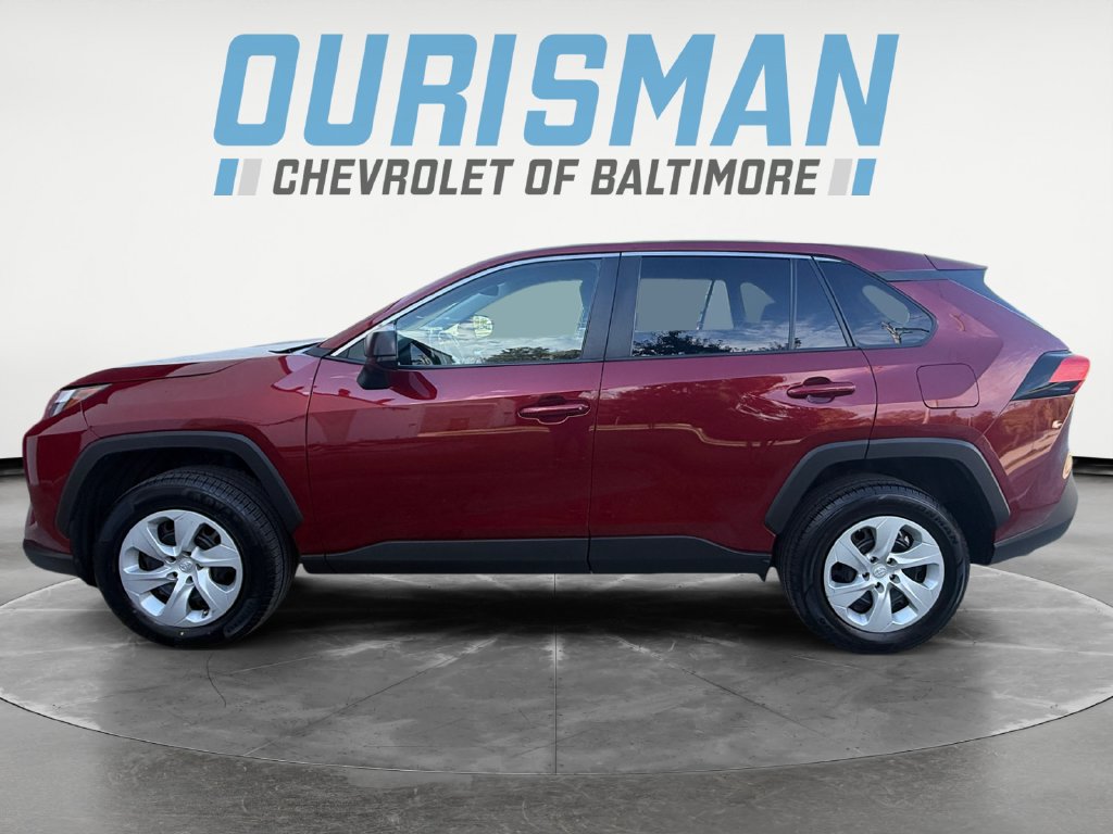 Used 2024 Toyota RAV4 LE FWD image 3