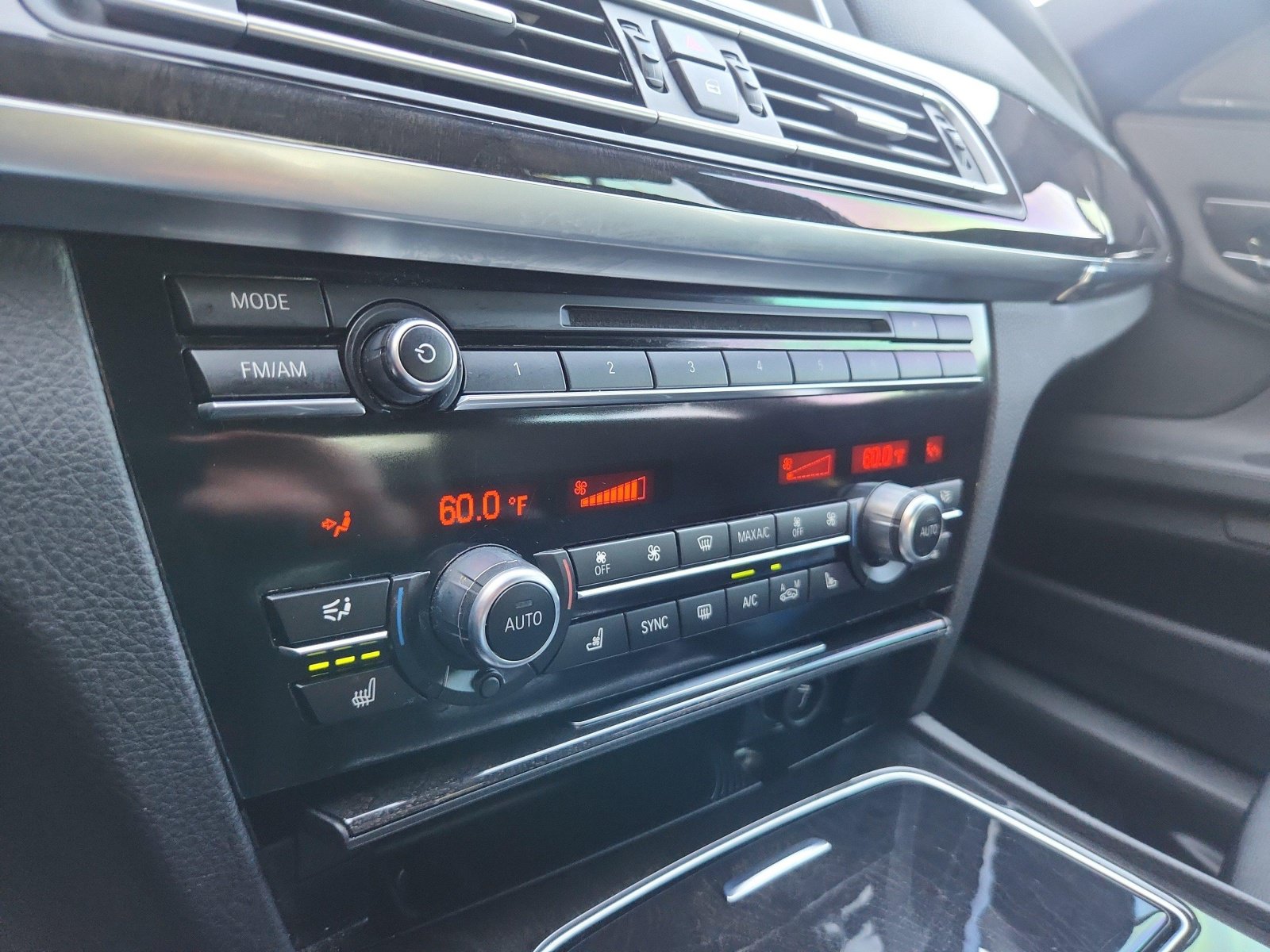Used 2014 BMW 740Li xDrive AWD/4WD image 10