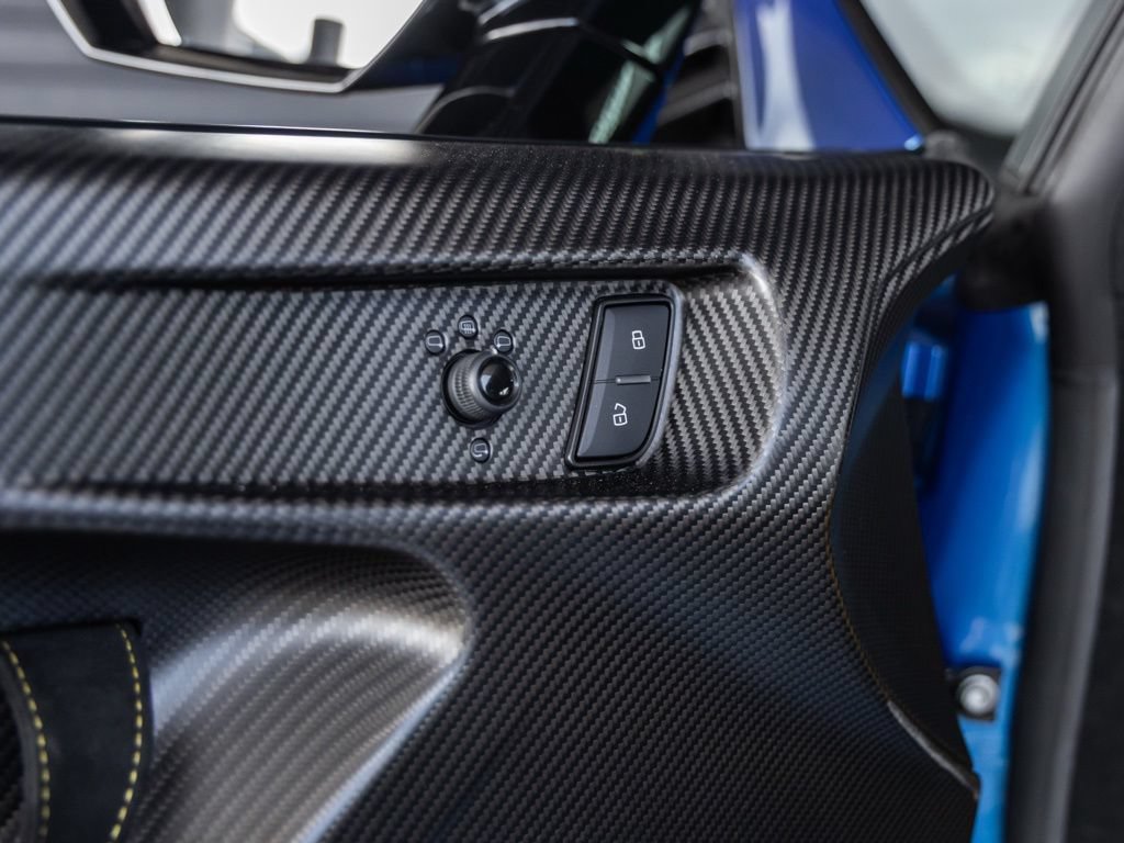 Used 2022 Lamborghini Huracan STO RWD image 32
