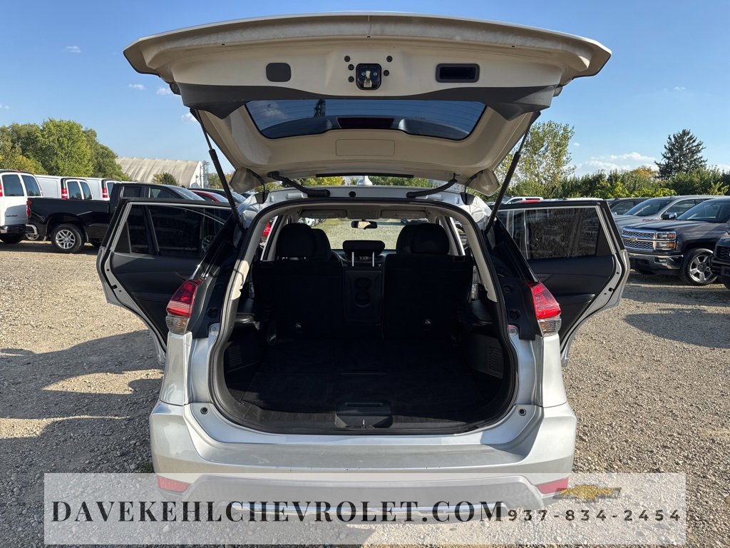 Used 2018 Nissan Rogue S image 29