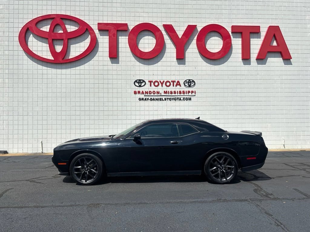 Used 2019 Dodge Challenger SXT w/ Plus Package RWD image 4