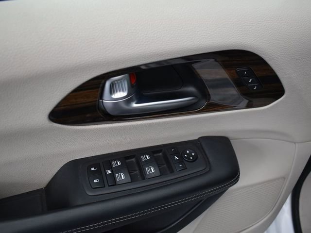 Used 2023 Chrysler Pacifica Limited image 13