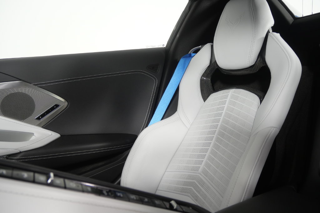 Used 2024 Chevrolet Corvette Stingray Preferred Conv w/ Z51 Performance Package RWD image 28