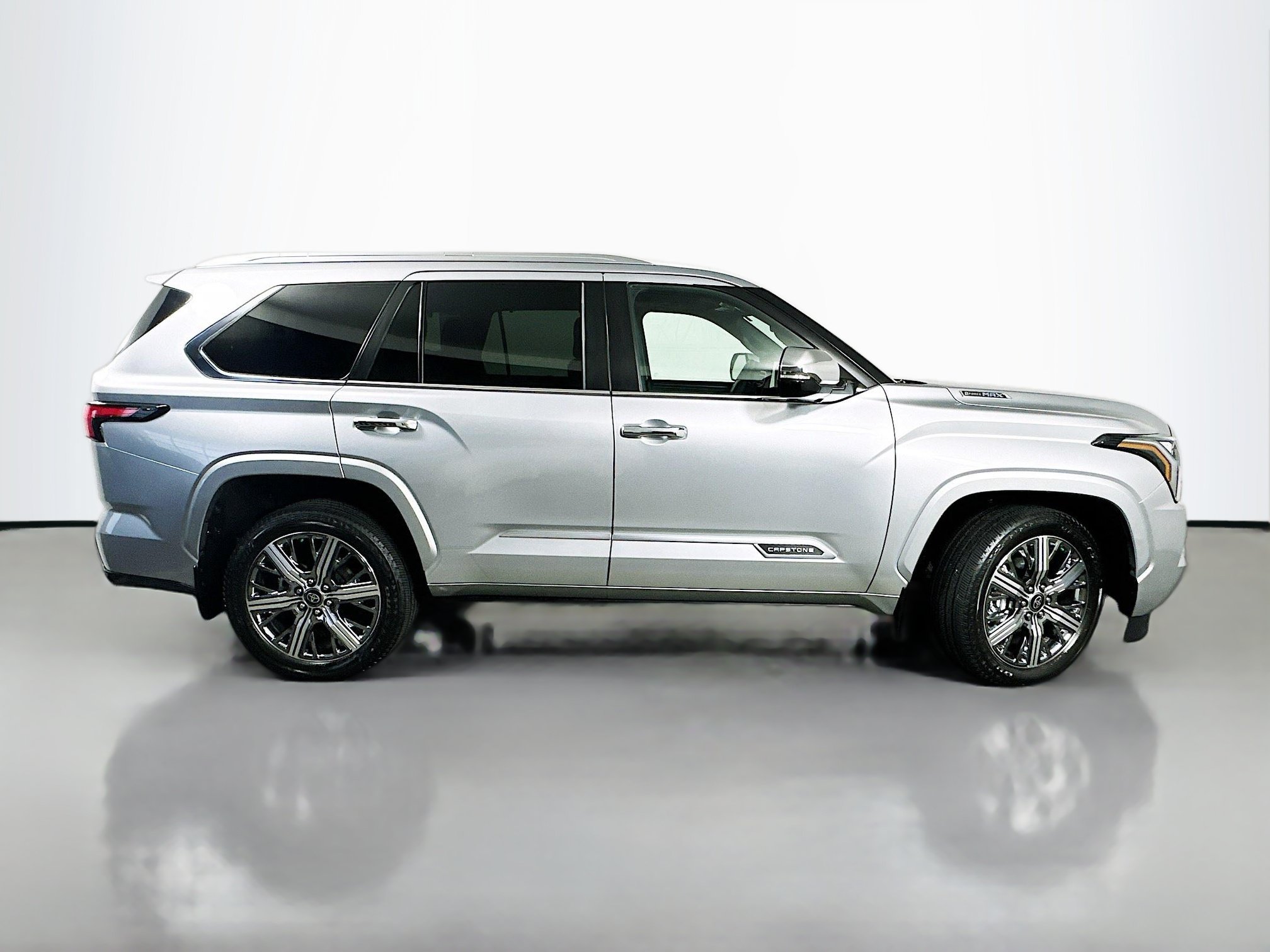 Used 2026 Toyota Sequoia Capstone AWD/4WD image 8