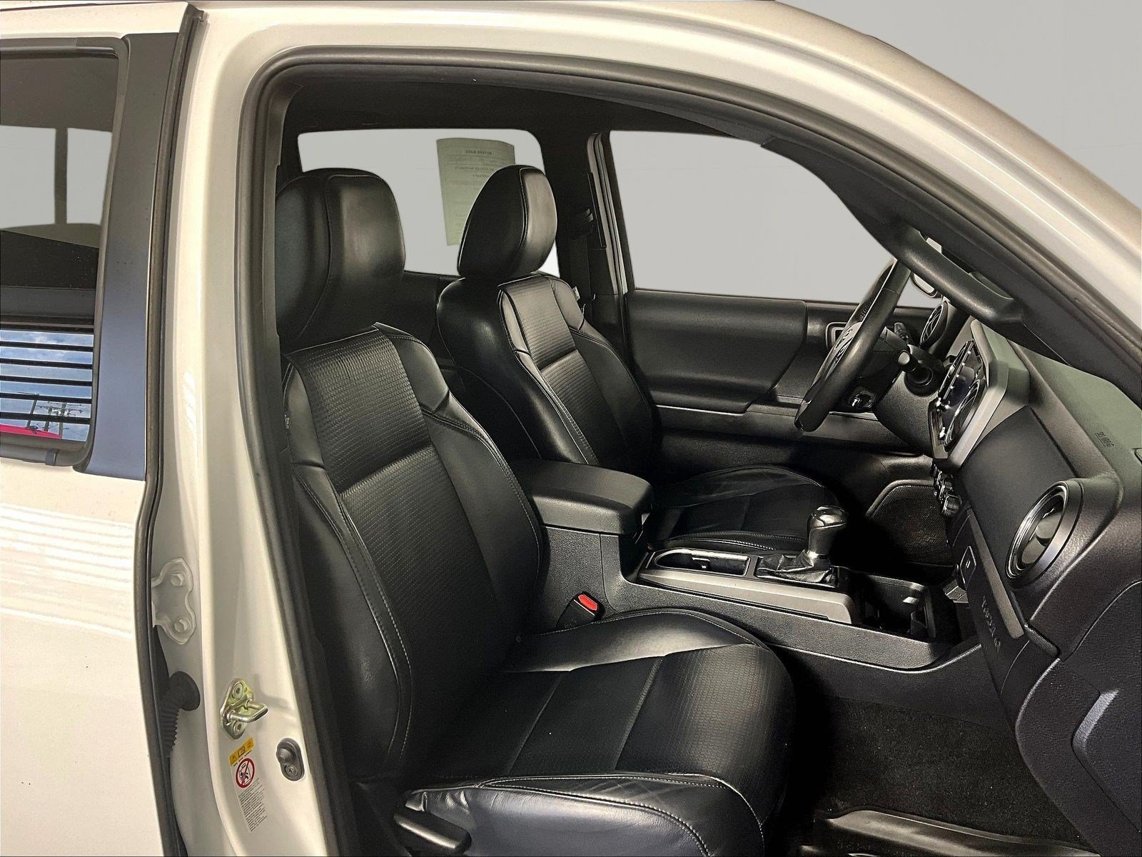 Used 2020 Toyota Tacoma TRD Off-Road w/ TRD Premium Off Road Package AWD/4WD image 30