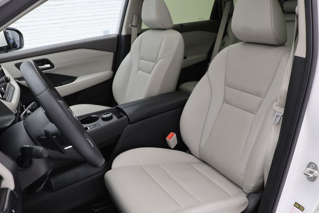 Used 2023 Nissan Rogue SV w/ SV Premium B Package AWD/4WD image 16
