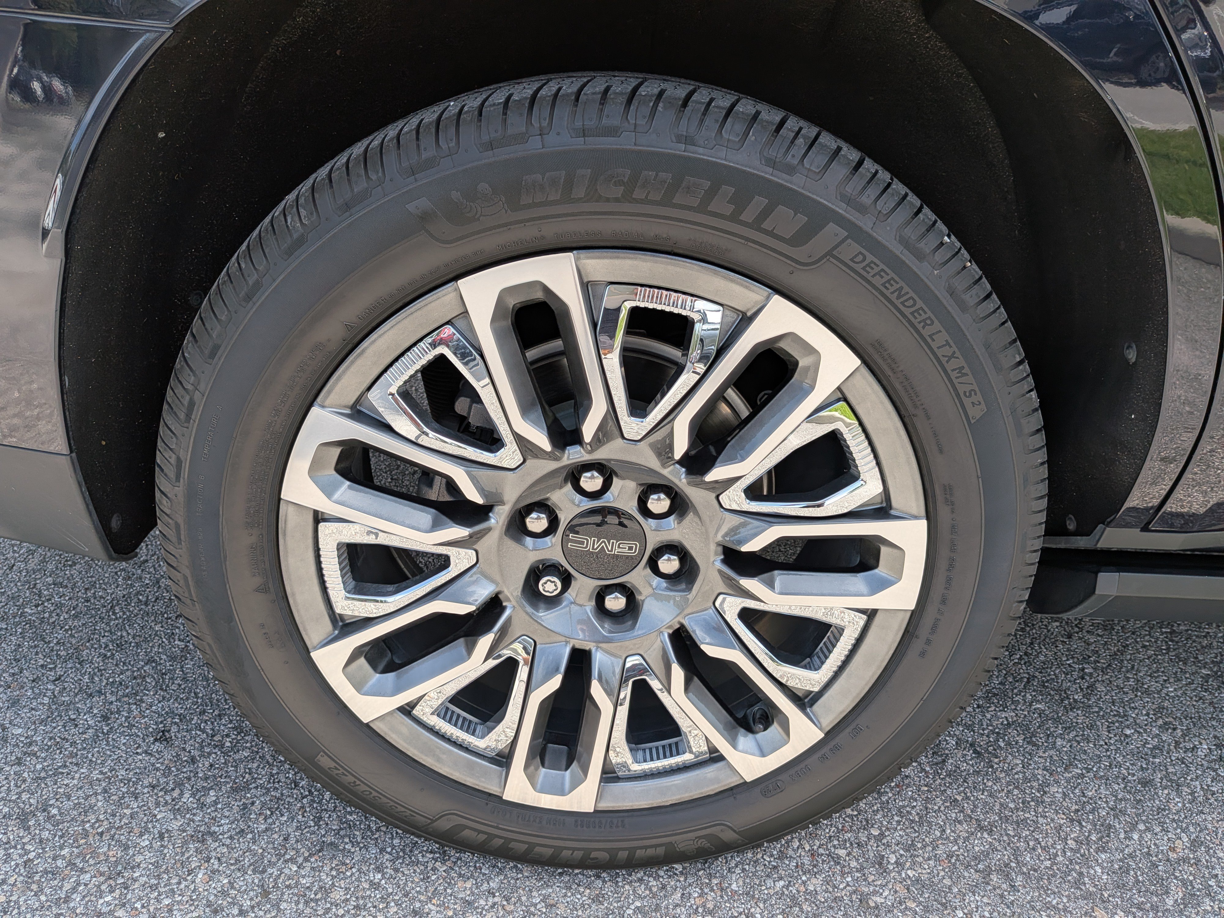 Certified 2023 GMC Yukon Denali Ultimate AWD/4WD image 12