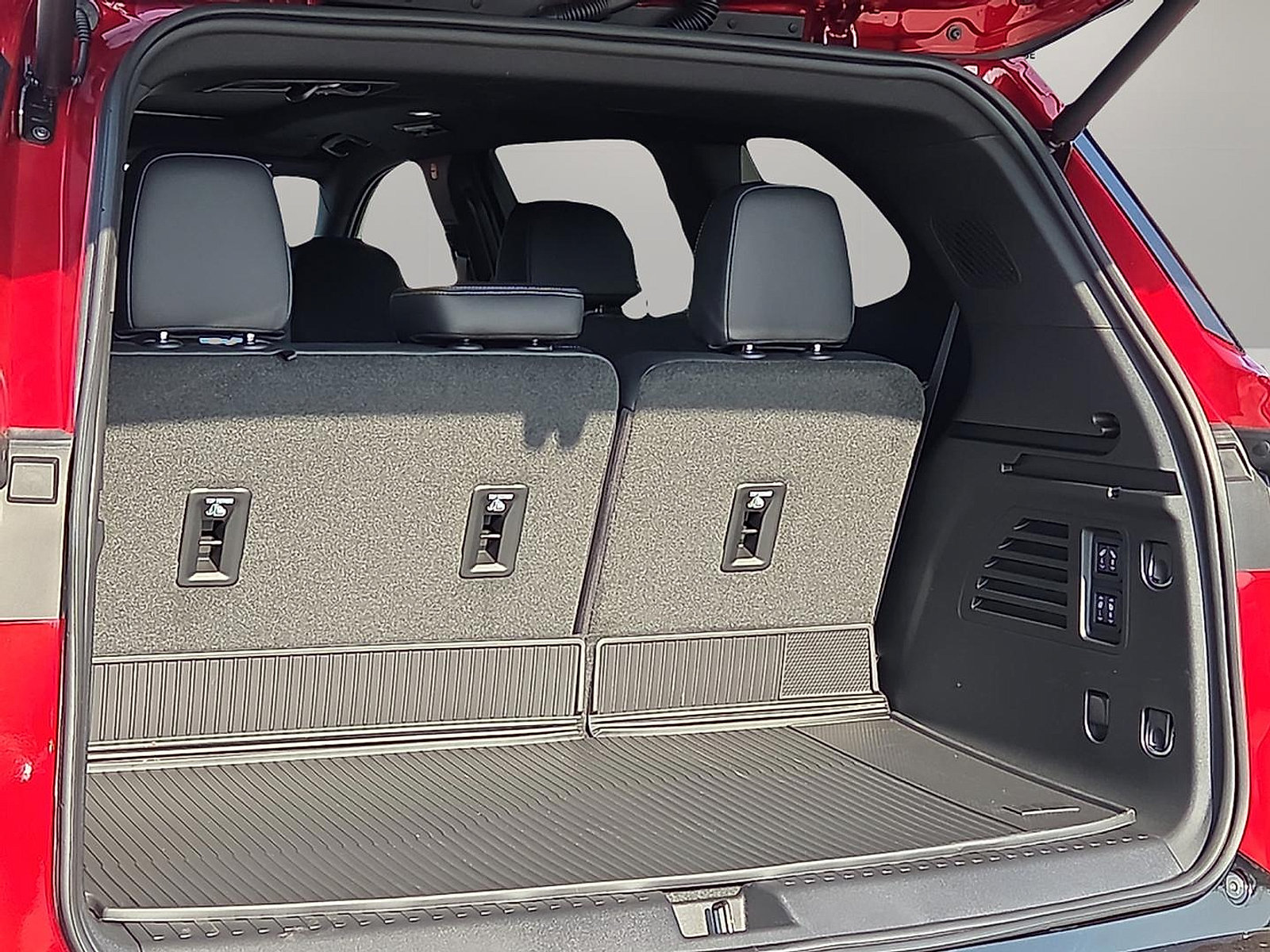 New 2027 Buick Enclave Sport Touring w/ Power Package FWD image 9