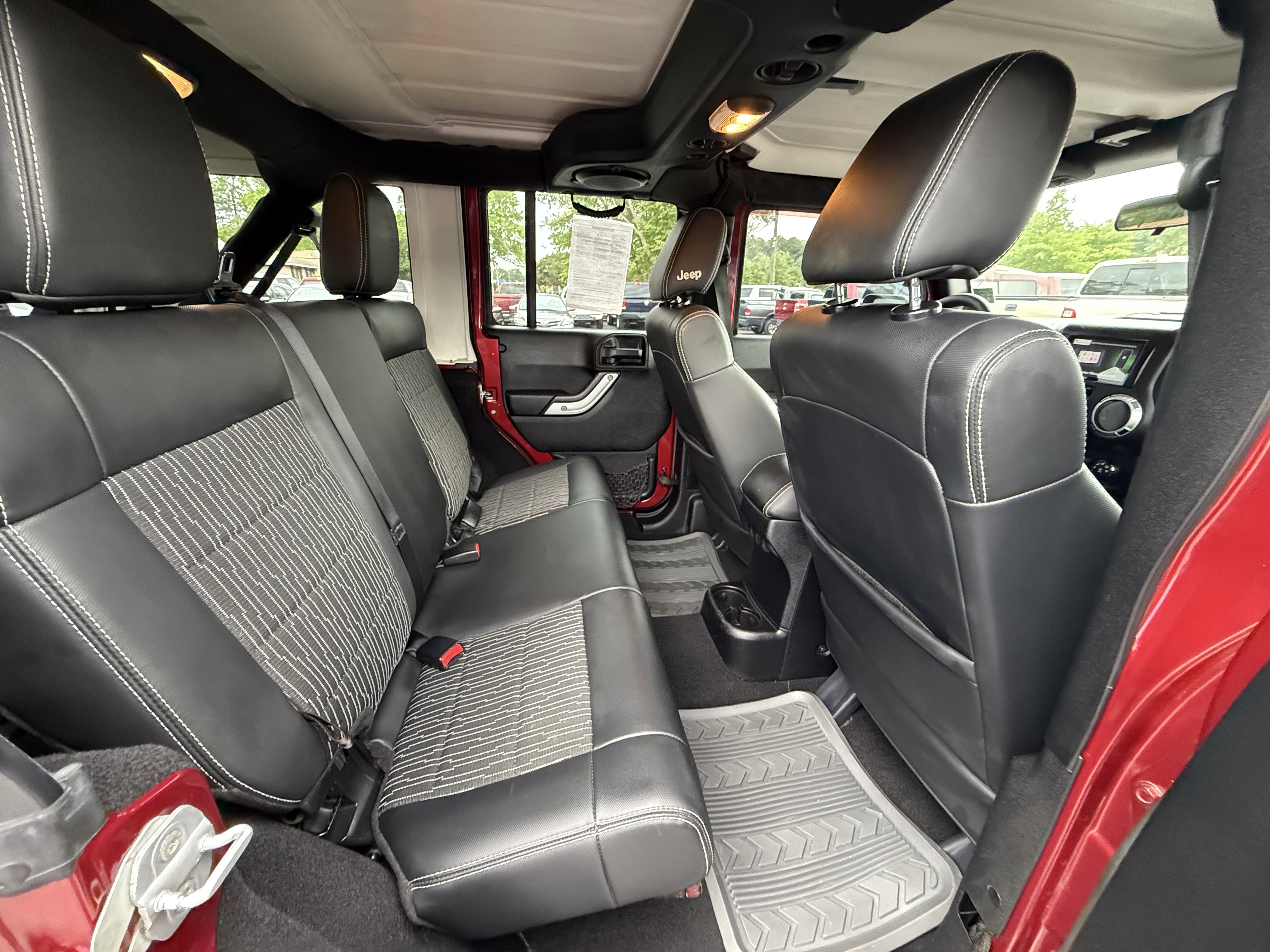 Used 2012 Jeep Wrangler Unlimited Sport AWD/4WD image 15