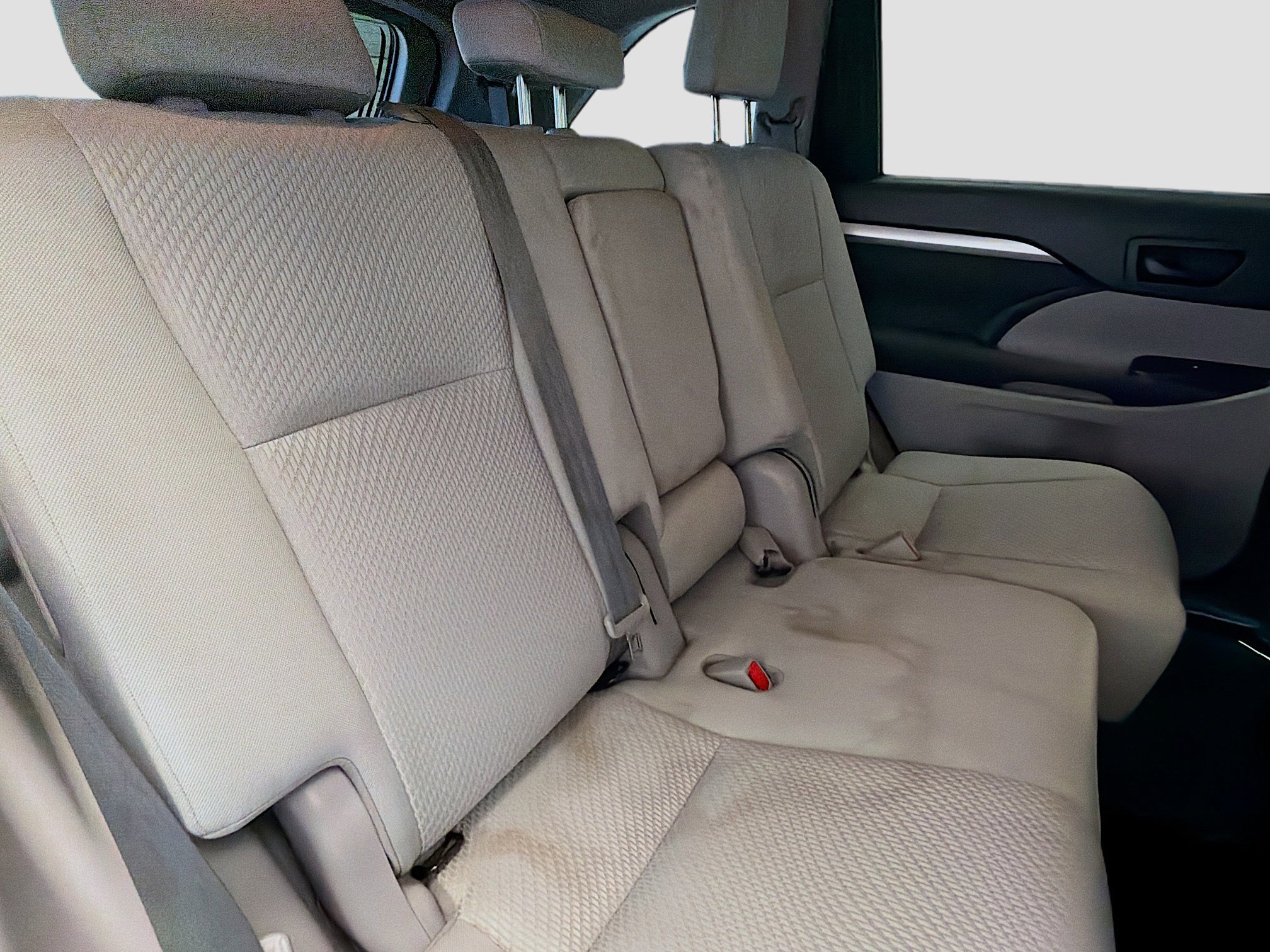 Used 2019 Toyota Highlander LE FWD image 14