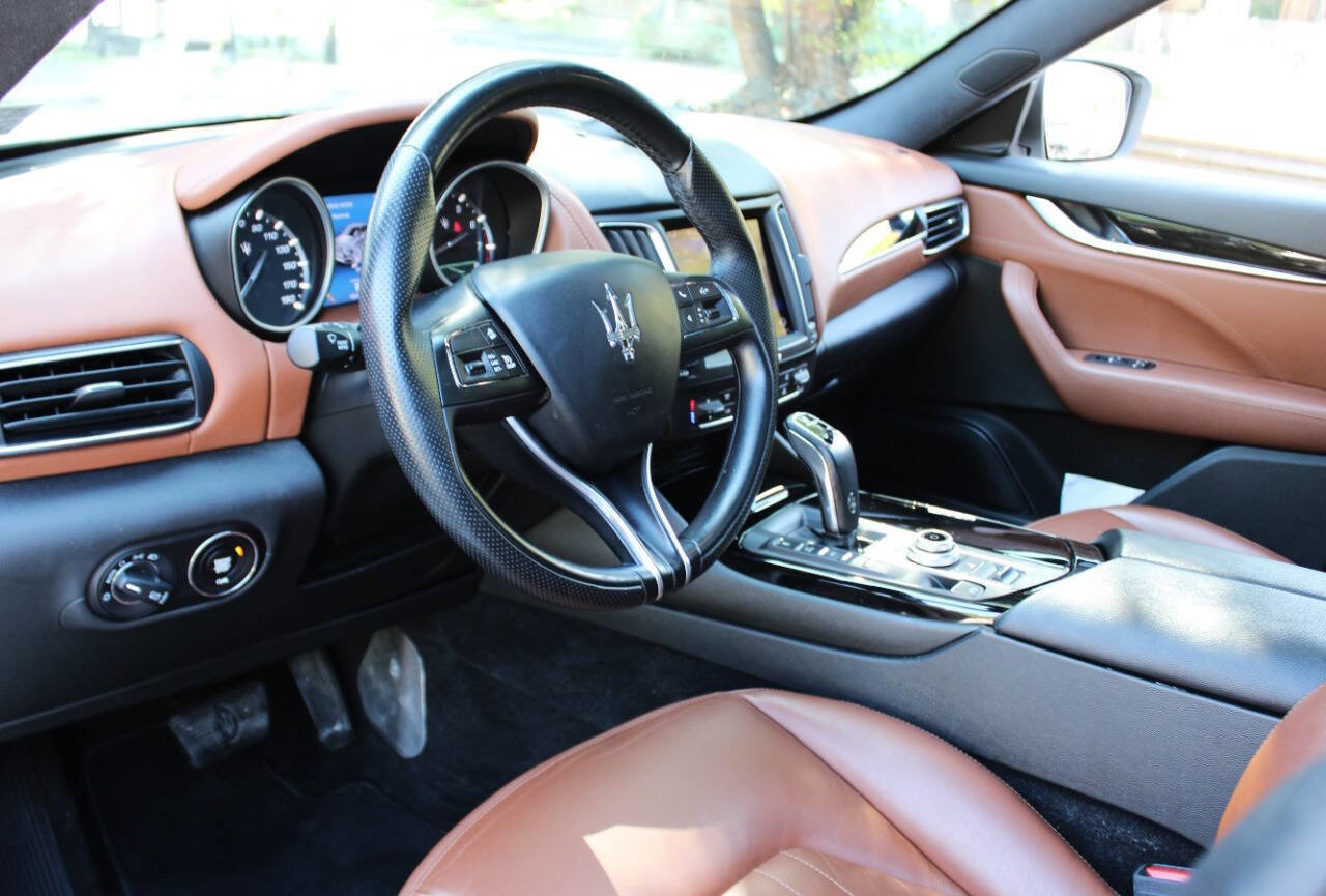 Used 2020 Maserati Levante image 15