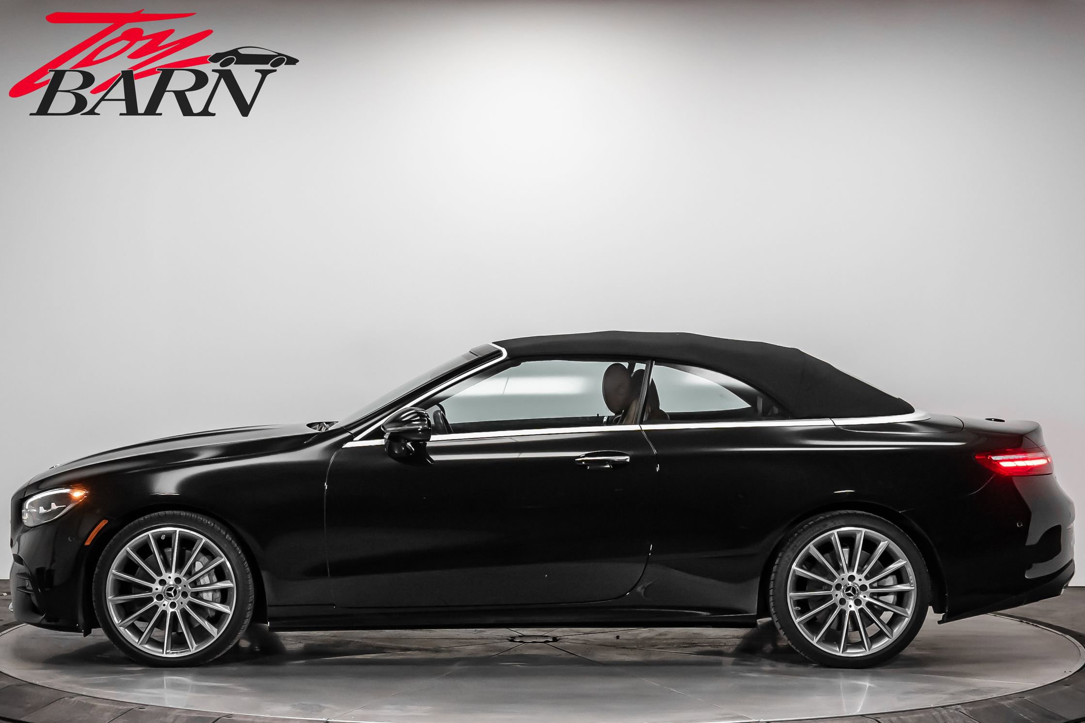 Used 2023 Mercedes-Benz E 450 4MATIC Cabriolet image 10