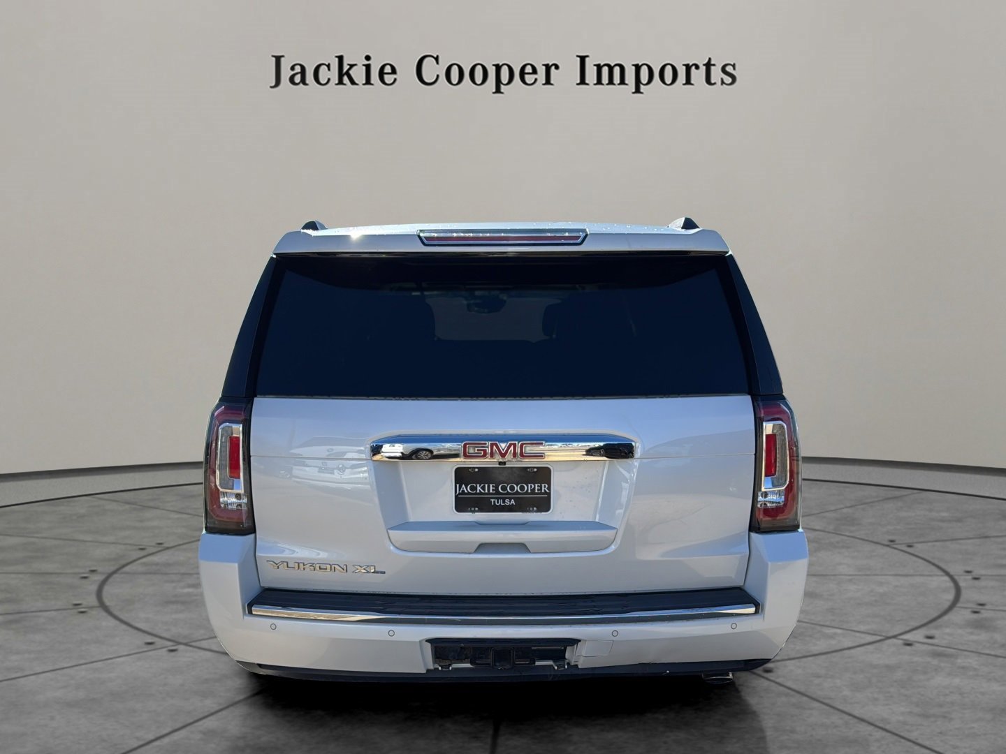 Used 2016 GMC Yukon XL Denali w/ Open Road Package image 4