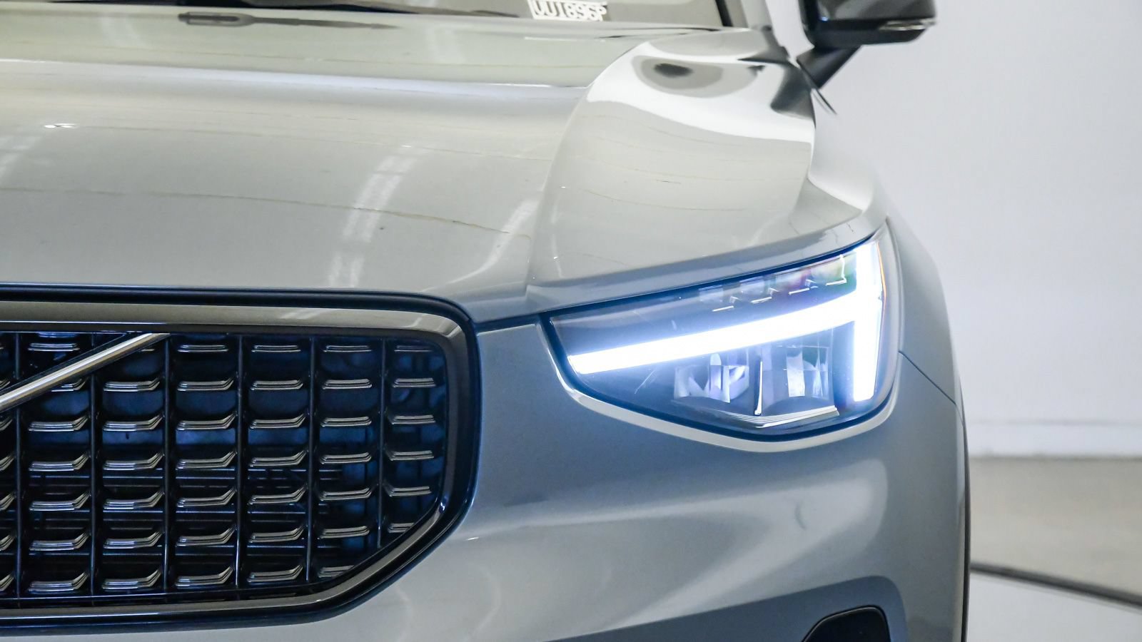 Certified 2023 Volvo XC40 B5 Plus w/ Protection Package Premier AWD/4WD image 9