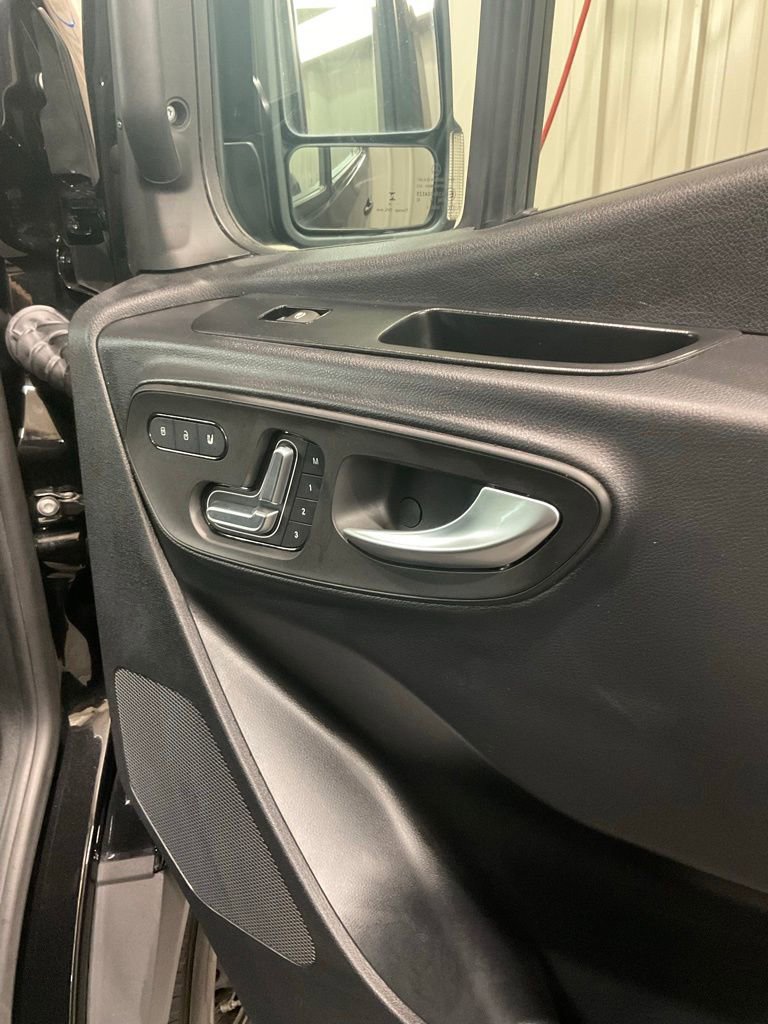 Used 2024 Mercedes-Benz Sprinter 2500 image 13