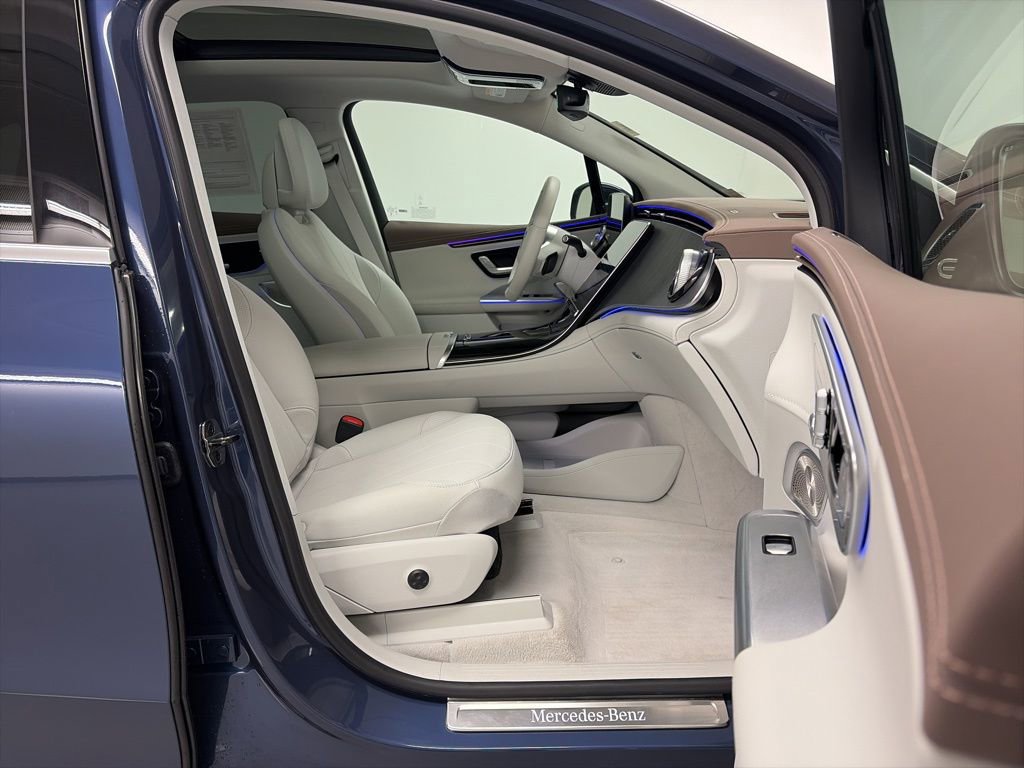 Certified 2023 Mercedes-Benz EQE 350+ 4MATIC SUV w/ Exclusive Trim Package image 15