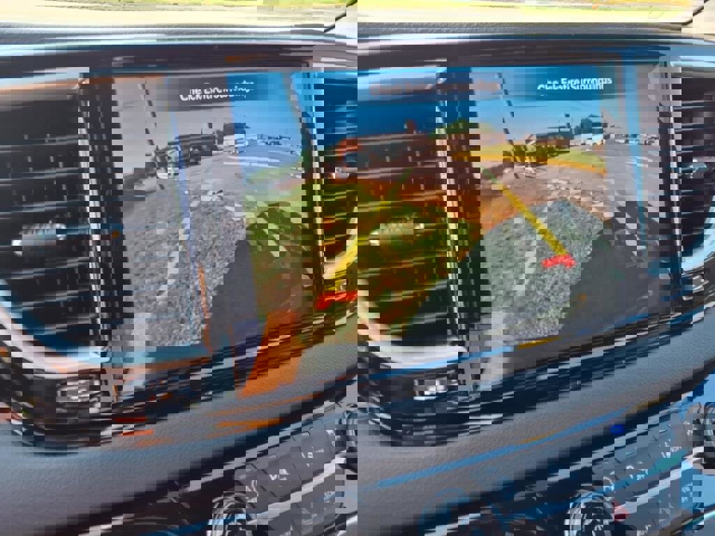 New 2025 Chrysler Voyager LX image 17