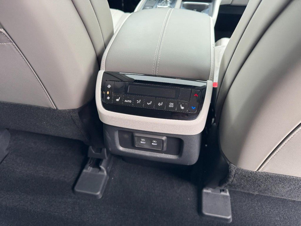 Used 2026 INFINITI QX60 Luxe w/ Cargo Package AWD/4WD image 11