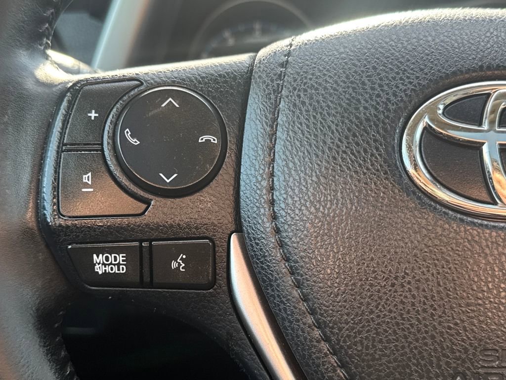 Used 2018 Toyota RAV4 XLE image 21