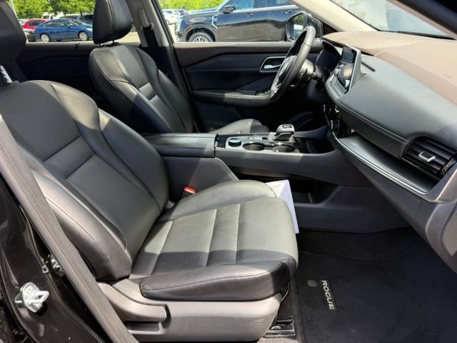 Used 2021 Nissan Rogue SV w/ Premium Package AWD/4WD image 28