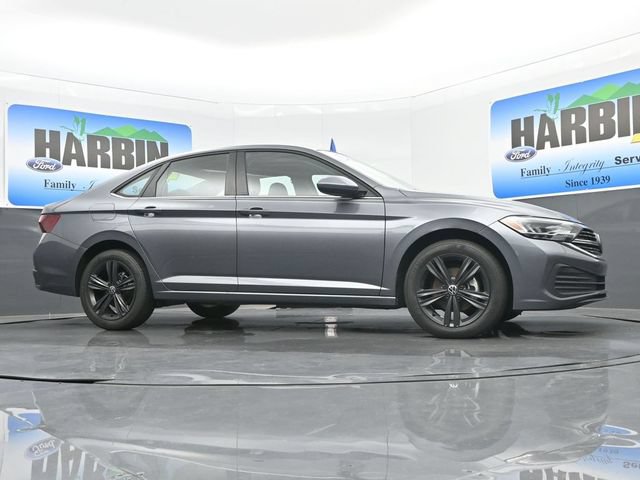 Used 2024 Volkswagen Jetta SE FWD image 19