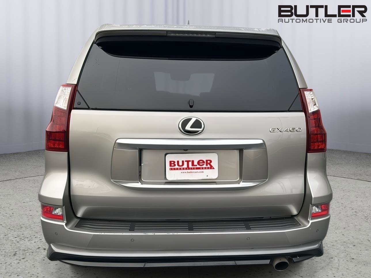 Used 2022 Lexus GX 460 Luxury w/ Sport Design Package image 4