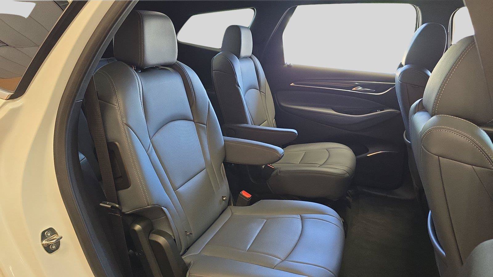 Used 2024 Buick Enclave Essence FWD image 17