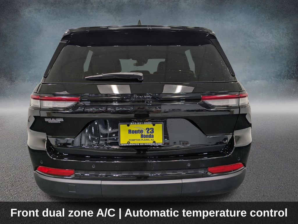 Used 2025 Jeep Grand Cherokee Altitude image 6