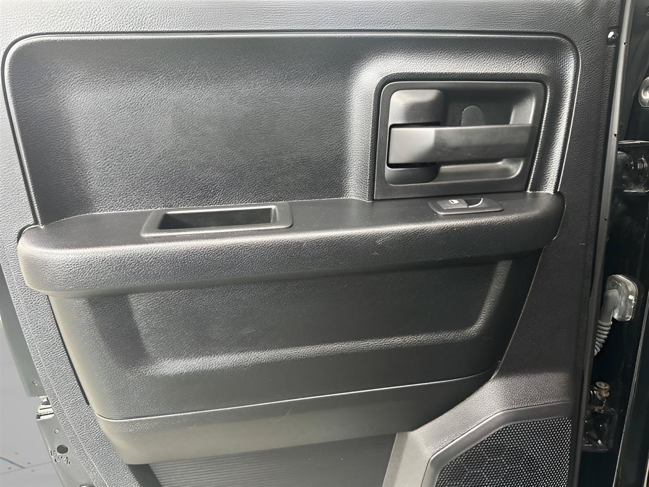 Used 2014 RAM 1500 Express w/ Black Ram 1500 Express Group AWD/4WD image 9