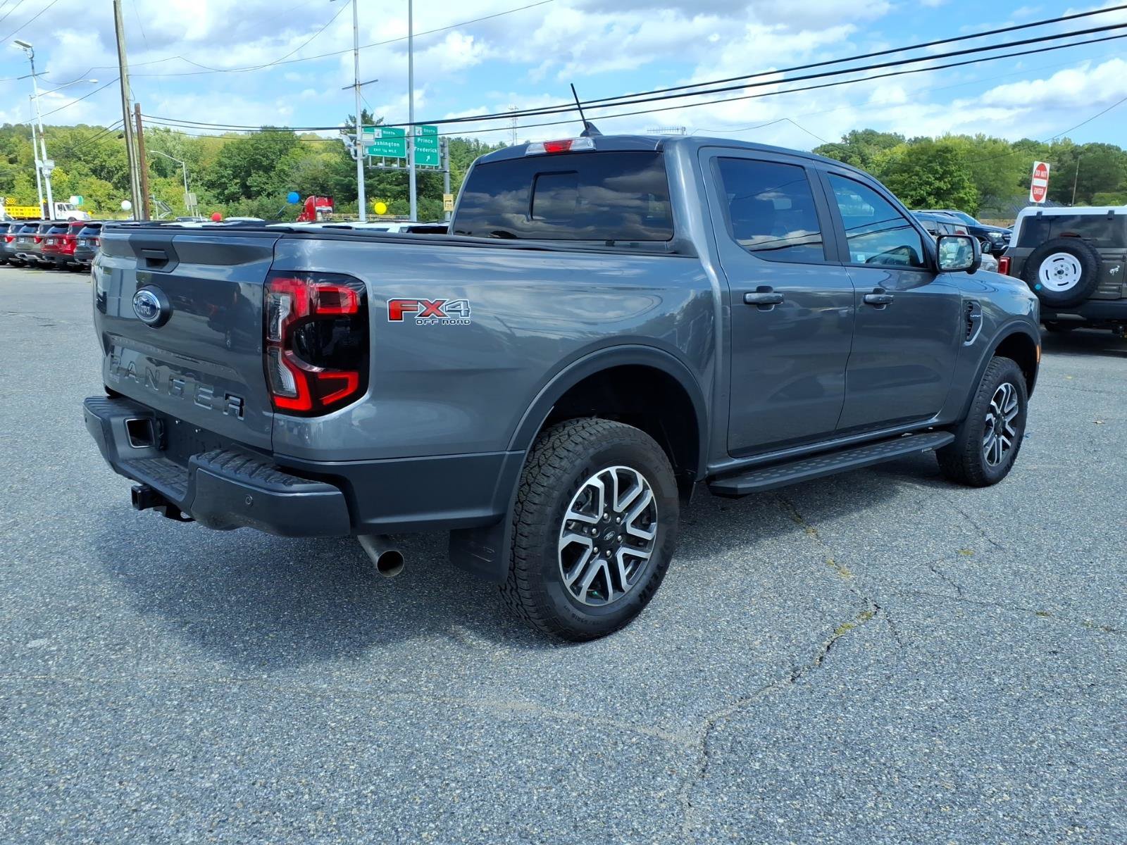 Used 2026 Ford Ranger Lariat w/ FX4 Off-Road Package AWD/4WD image 6