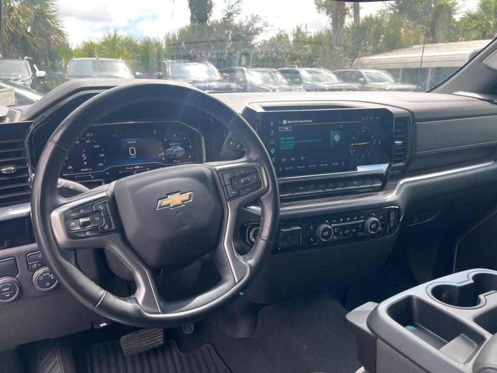 Used 2025 Chevrolet Silverado 1500 LT RWD image 13