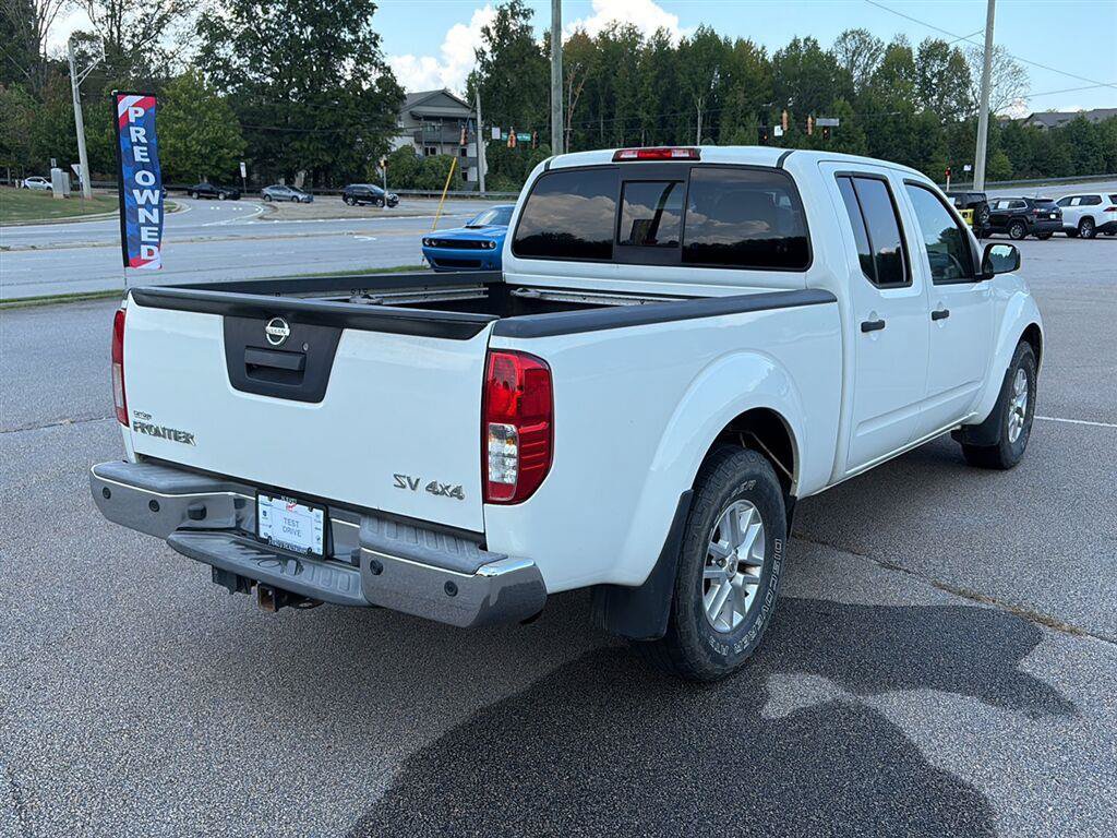 Used 2015 Nissan Frontier SV w/ SV Value Truck Package AWD/4WD image 3
